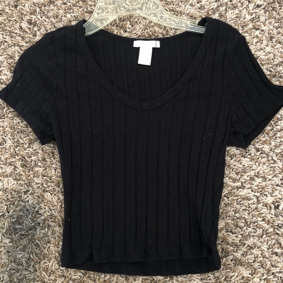 Crop-top - Picture 3 of 3